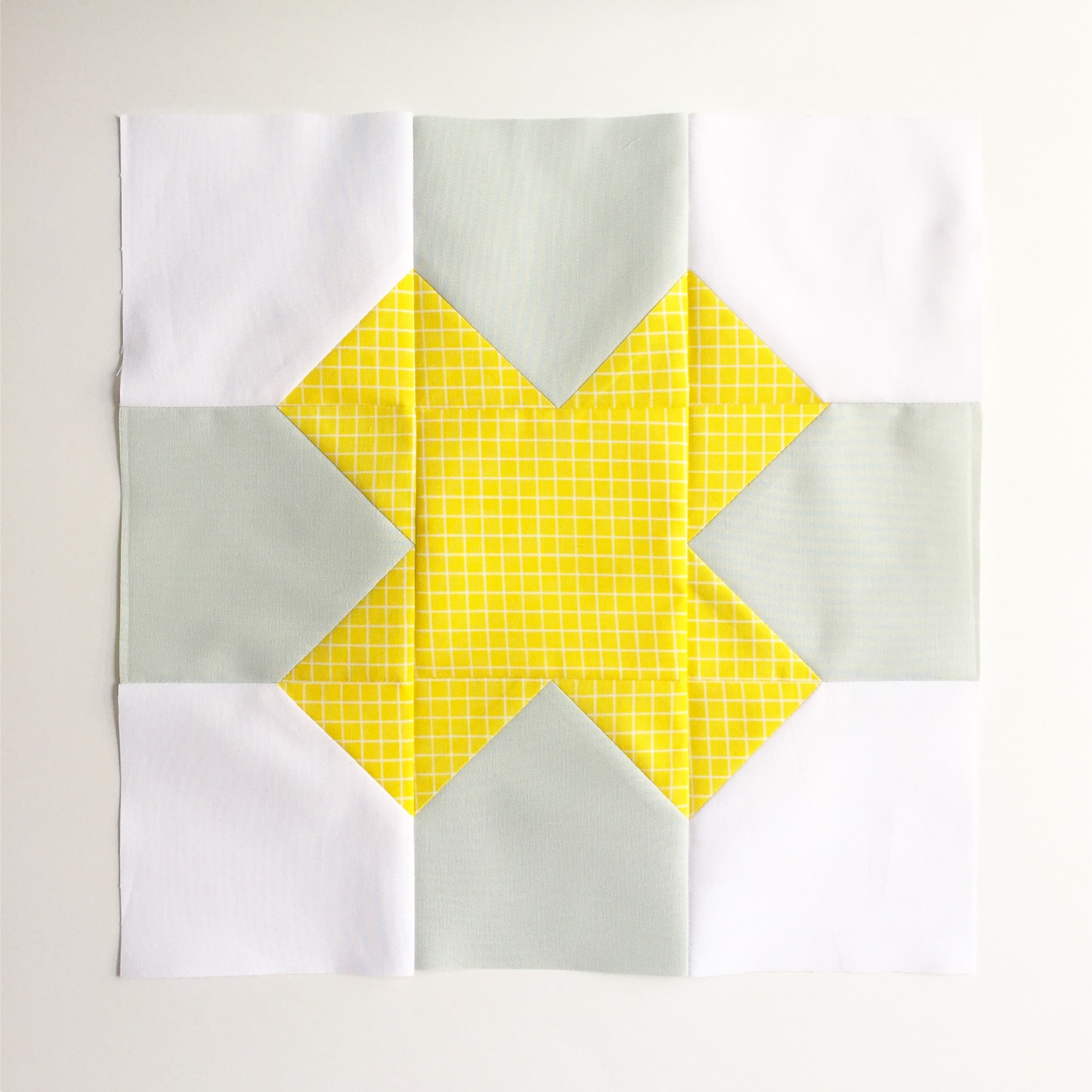 blossom-heart-quilts-beehive-block